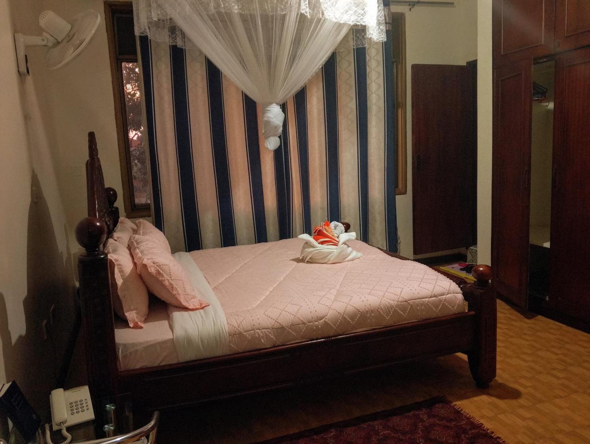 Discovery Courts Hotel عنتيبي المظهر الخارجي الصورة
