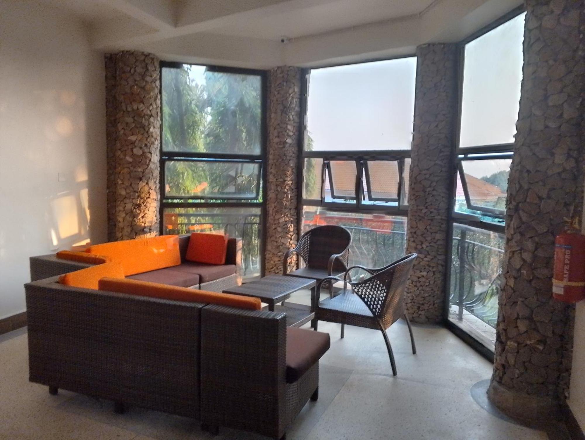 Discovery Courts Hotel عنتيبي المظهر الخارجي الصورة